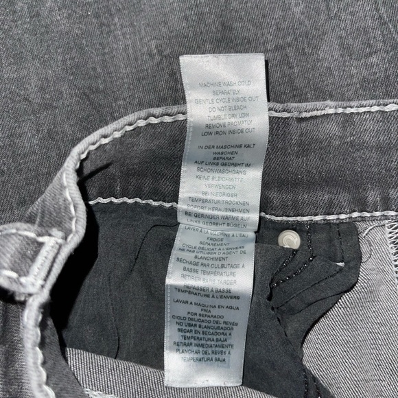 True Religion Rickys - Picture 10 of 10